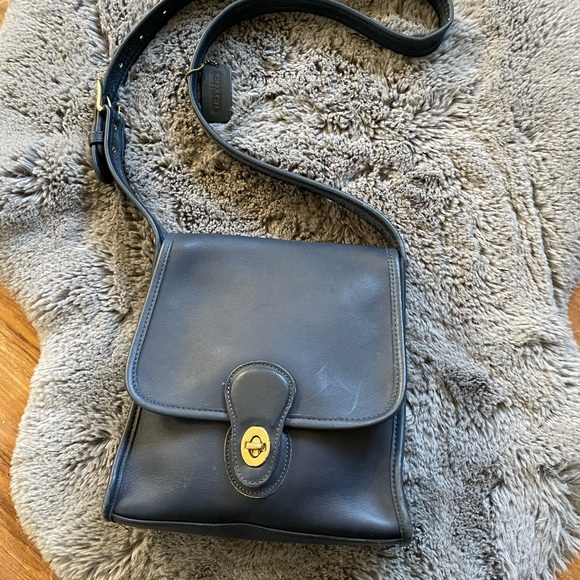 Coach Blue Leather Crossbody Bag with Turn-Lock Closure - Picture 3 of 9